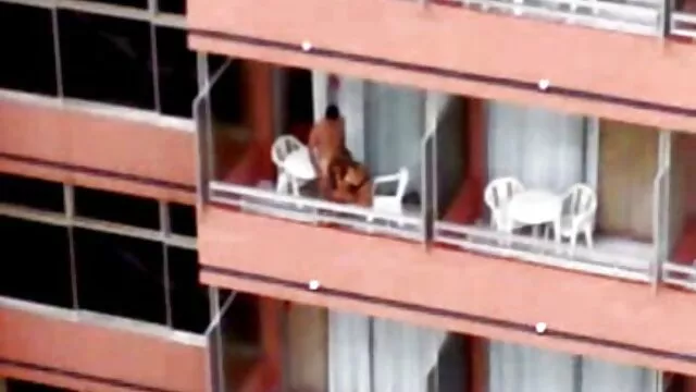 Khiêu dâm, không giấy đăng ký  Nude lesbian ngồi trên phim secnhat mặt của cô gái tóc vàng