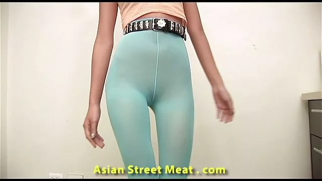 Khiêu dâm, không giấy đăng ký  Nữ với giả mạo to được fucked trong xem sec online hậu môn