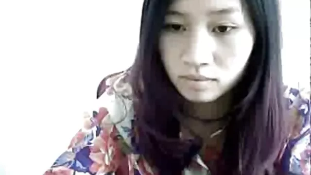 Khiêu dâm, không giấy đăng ký  Một người quen ngẫu nhiên chọc vào âm phim secnhanh hộ của một cô gái xinh đẹp bằng máy rung