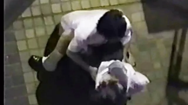 Khiêu dâm, không giấy đăng ký  Đồng tính phim sec h ay nữ có quan hệ tình dục với một strapon.