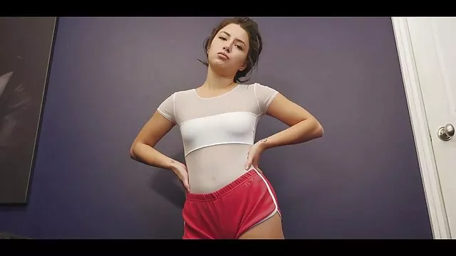 Khiêu dâm, không giấy đăng ký  2 cô gái da trắng mặc đồ lót mát phim hd sec hút tinh ranh của đàn ông da đen trong hai cổ họng