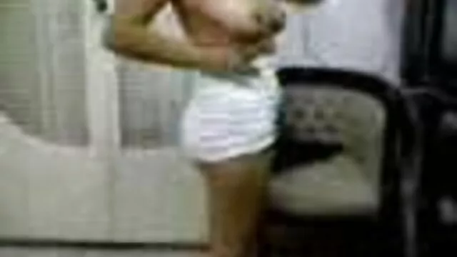 Khiêu dâm, không giấy đăng ký  Brunette với khổng lồ to vuốt ve xem pim sec khong che cô ấy lồn