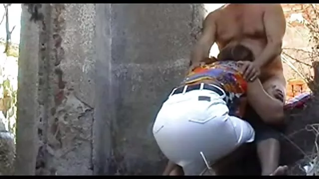 Khiêu dâm, không giấy đăng ký  Người phụ nữ hói quan hệ tình dục bằng miệng và tai phim sec gai xinh âm đạo với một ông già